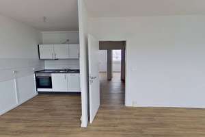 Gut geschnittene 3-Zimmer-Wohnung mit BALKON, Badewanne und EBK – Bernhard-Kellermann-Str. 19, 39120 Leipziger Straße, Magdeburg – Vorschaubild 3
