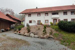 Bauernhaus, Scheune, Zweifamilienhaus, Hundezucht erlaubt  – Die vollständige Adresse der Immobilie erhältst du vom Anbieter., 94374 Schwarzach – Vorschaubild 1