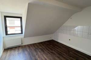 Wohnen mit Charakter: 2,5-Zimmer-Dachgeschosswohnung in Mönchengladbach – Lürriper Straße 254, 41065 Lürrip, Mönchengladbach – Vorschaubild 6