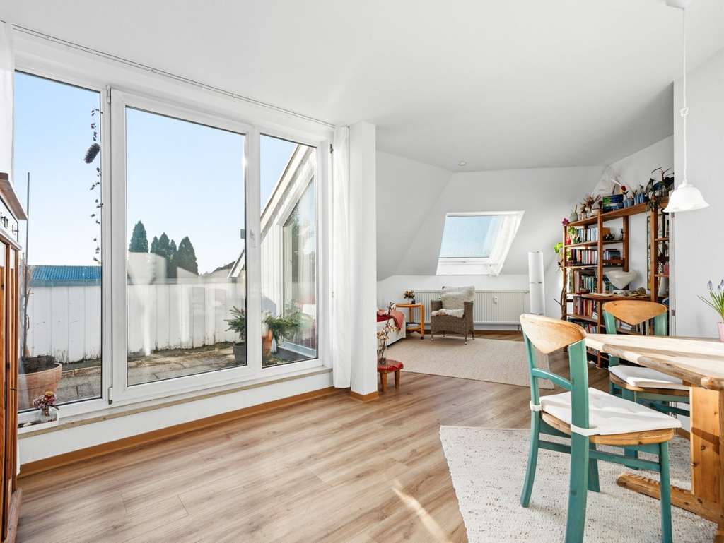 Immobilie in Owingen - Vermietete, helle 2-Zimmer-Dachgeschoss-Wohnung mit Loggia und TG-Stellplatz - Bild 3