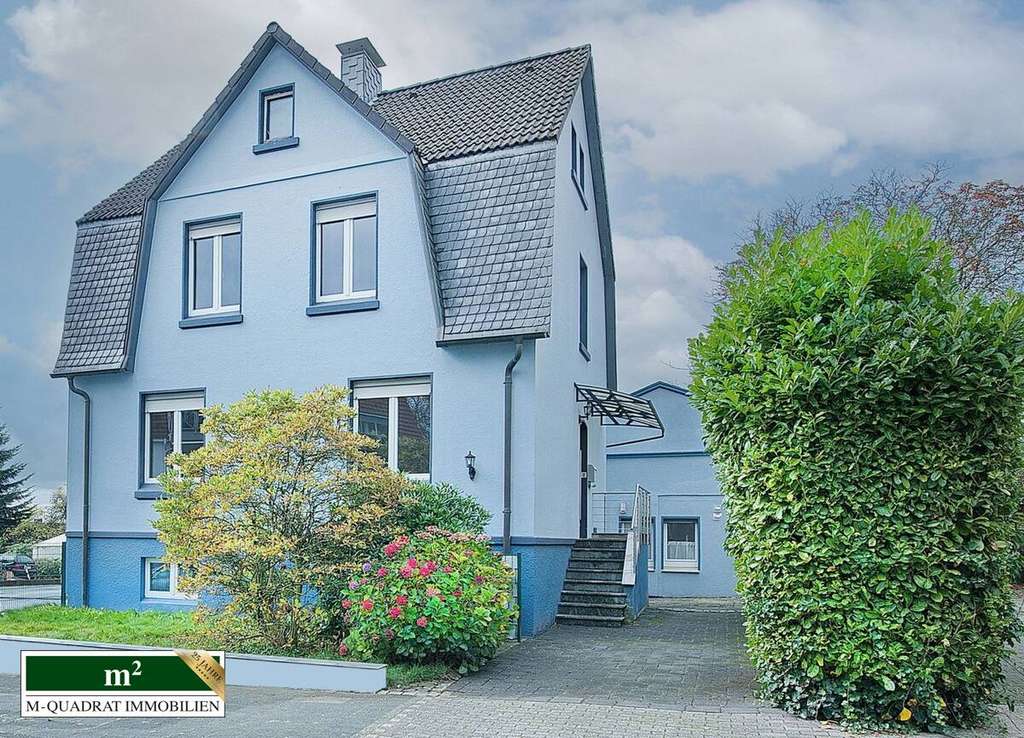 So ein Haus gibt es nicht oft! Ein- Zweifamilienhaus mit kleinem Bungalow in der beliebten Südstadt!