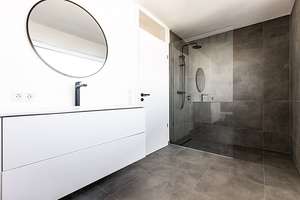 Stilvolle Neubau-Doppelhaushälfte in Gerolfing – Die vollständige Adresse der Immobilie erhältst du vom Anbieter., 85049 West, Ingolstadt – Vorschaubild 16