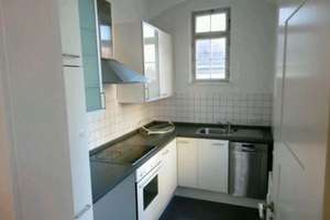 Schöne helle Altbauwohnung mit Erker in top Lage Mitten in der Stadt – Die vollständige Adresse der Immobilie erhältst du vom Anbieter., 70182 Rathaus, Stuttgart – Vorschaubild 2