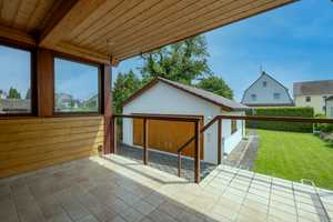 FÜR HOLZLIEBHABER! Freistehendes Einfamilienhaus mit großer Garage und schönem Garten
 – Ravensburg (Kreis) – Vorschaubild 13
