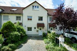 Modernisiertes Reihenhaus in grüner Lage und Elbnähe – Die vollständige Adresse der Immobilie erhältst du vom Anbieter., 1259 Kleinzschachwitz, Dresden – Vorschaubild 1
