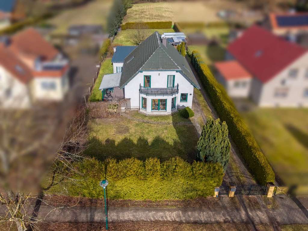 Immobilie in Märkisch Linden - KENSINGTON - EXKLUSIV -  Wohnensemble: Einfamilienhaus und Bungalow auf großzügigem Grundstück - Bild 0