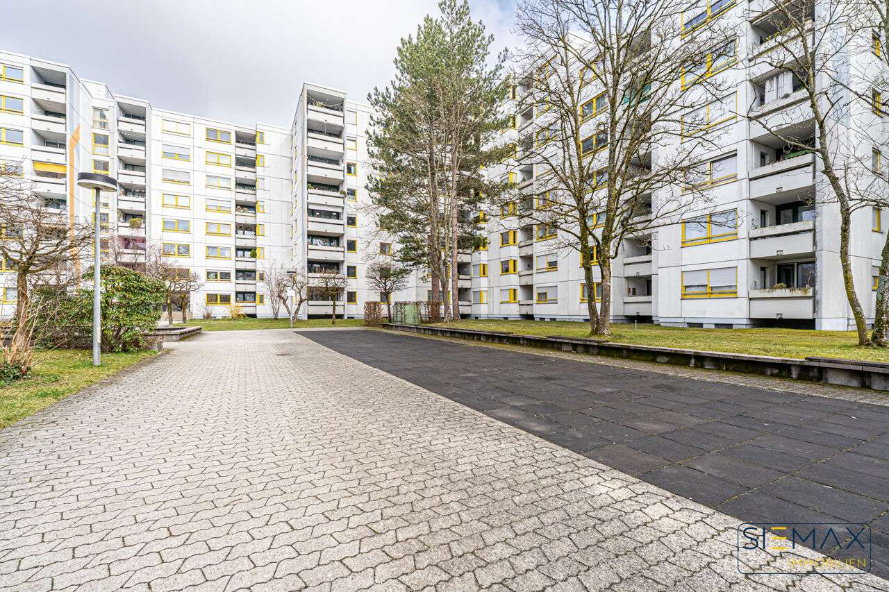 **ANLEGER- ODER FAMILIEN GLÜCK** 4 Zimmer Wohnung mit Balkon und WG Potential!, München – Bild 2