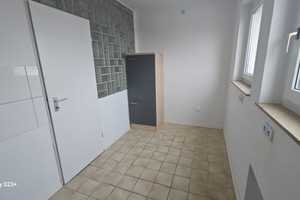 Freundliche 3,5-Zimmer-Wohnung mit Balkon und Einbauküche in Essen – Baustraße 6, 45359 Essen – Vorschaubild 5