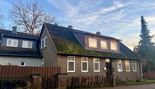 Bild von Mehrfamilienhaus mit Potenzial – 4 Wohneinheiten, 4 Garagen und Entwicklungsmöglichkeiten