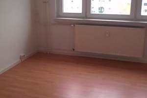 Wohnung mit Balkon_Stellplatz vor der Haustür – Birkenweg 7, 6184 Kabelsketal – Vorschaubild 7