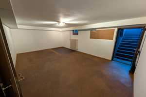 2-in-1: Vielseitiges 8-Raum-Reihenendhaus mit Einliegerwohnung, Garten und Hobbyraum in Neuötting – Karl-Valentin-Straße 20, 84524 Altötting (Kreis) – Vorschaubild 23