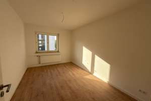 Erstbezug nach Sanierung: 2 Zimmer mit Balkon – Herrenhäuser Straße 80, 30419 Herrenhausen, Hannover – Vorschaubild 2