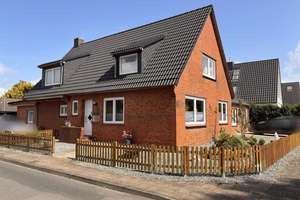 Großzügige Immobilie in Rödemis mit separater Einliegerwohnung – Die vollständige Adresse der Immobilie erhältst du vom Anbieter., 25813 Husum – Vorschaubild 8
