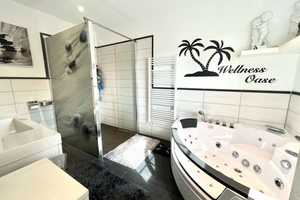 Exklusive Villa mit Feldblick //  SmartHome mit Wintergarten, Pool-/Whirlpool – Rhein-Sieg-Kreis – Vorschaubild 15