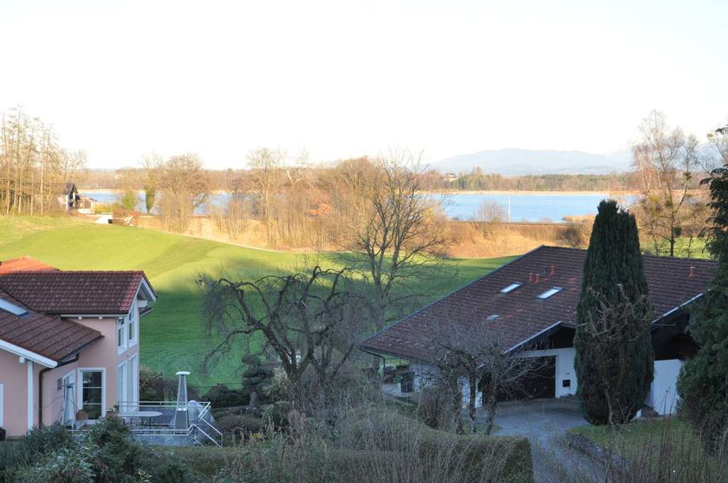 Immobilie in Rimsting - Charmantes Reihenmittelhaus mit 6 Zimmern in Rimsting am Chiemsee - Bild 0