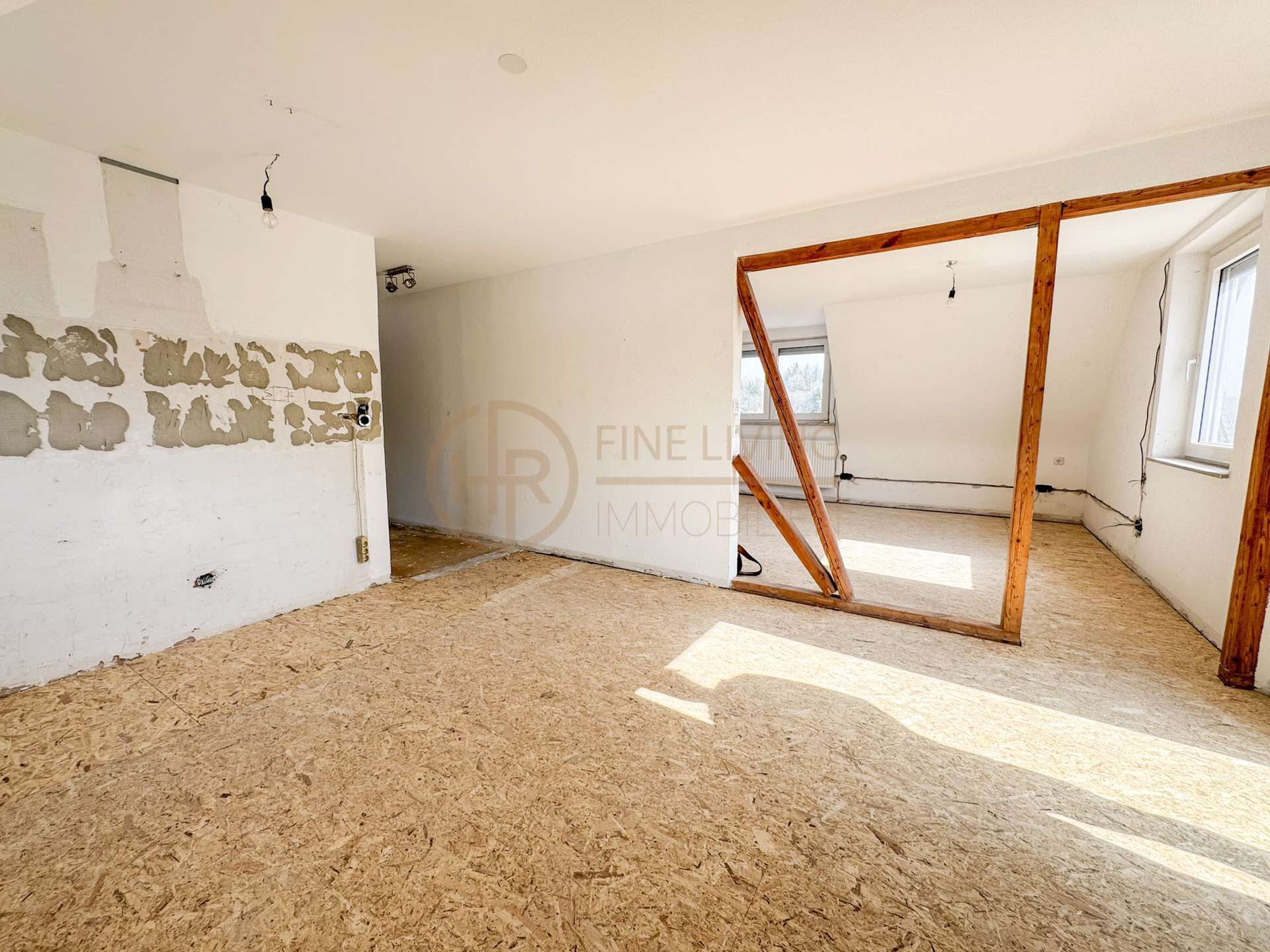 Immobilie in Rechberghausen - Charmantes Zweifamilienhaus mit Garten, Dachterrasse & 3 Garagen – viel Potenzial in Rechberghausen - Bild 12