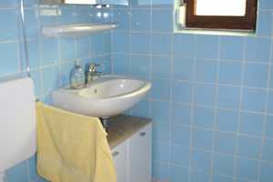 Geräumiges Wohnhaus mit 6 Zimmern, 2 Küchen und 2 Bädern - ideal für handwerklich begabte Käufer – Heidschnuckenweg 2, 26188 Ammerland (Kreis) – Vorschaubild 12