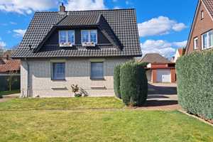Gepflegtes Zweifamilienhaus in Bramsche-Epe, Teil Eigentumsgrundstück und Teil Erbbaurecht – Kirchweg 3, 49565 Osnabrück (Kreis) – Vorschaubild 1
