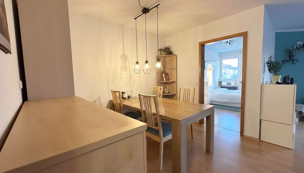 Immobilie in Brackenheim - Attraktive 3,5-Zimmer-Wohnung mit Südbalkon, Einbauküche, Garage & Stellplatz - Bild 3