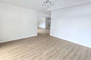 Moderne Maisonette-Perle mit Garten-Oase: Raumwunder mit Entwicklungspotenzial in Neuss-Norf – Düsselstraße 5, 41469 Norf, Neuss – Vorschaubild 6