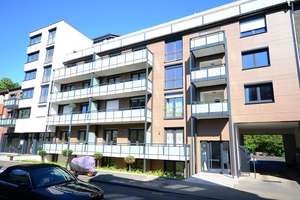 Moderne und großzügige
5 Zimmer-Wohnung über zwei Etagen mit separatem Eingang und Einbauküche