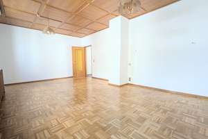 Große Maisonettewohnung  mit Einbauküche und saniertem TL-Bad