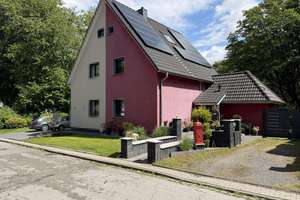 Einziehen u. Wohlfühlen! Modernisierte Doppelhaushälfte mit einem tollen Garten in ruhiger Wohnlage!