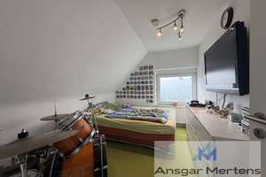 (M)EIN Zweifamilienhaus in MG-Kothausen
Wohnlichkeit auf ca. 120 m² inkl. Doppelgarage & Gartenoase – Kothausen 38, 41179 Rheindahlen-Land, Mönchengladbach – Vorschaubild 16