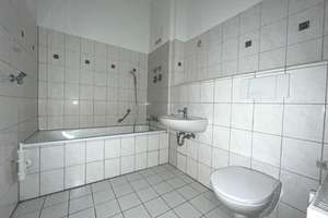 Geräumige 2-Zimmer-Wohnung mit Badewanne und Stuckelement im Wohnzimmer in Eutritzsch von Leipzig – 4129 Eutritzsch, Leipzig – Vorschaubild 7