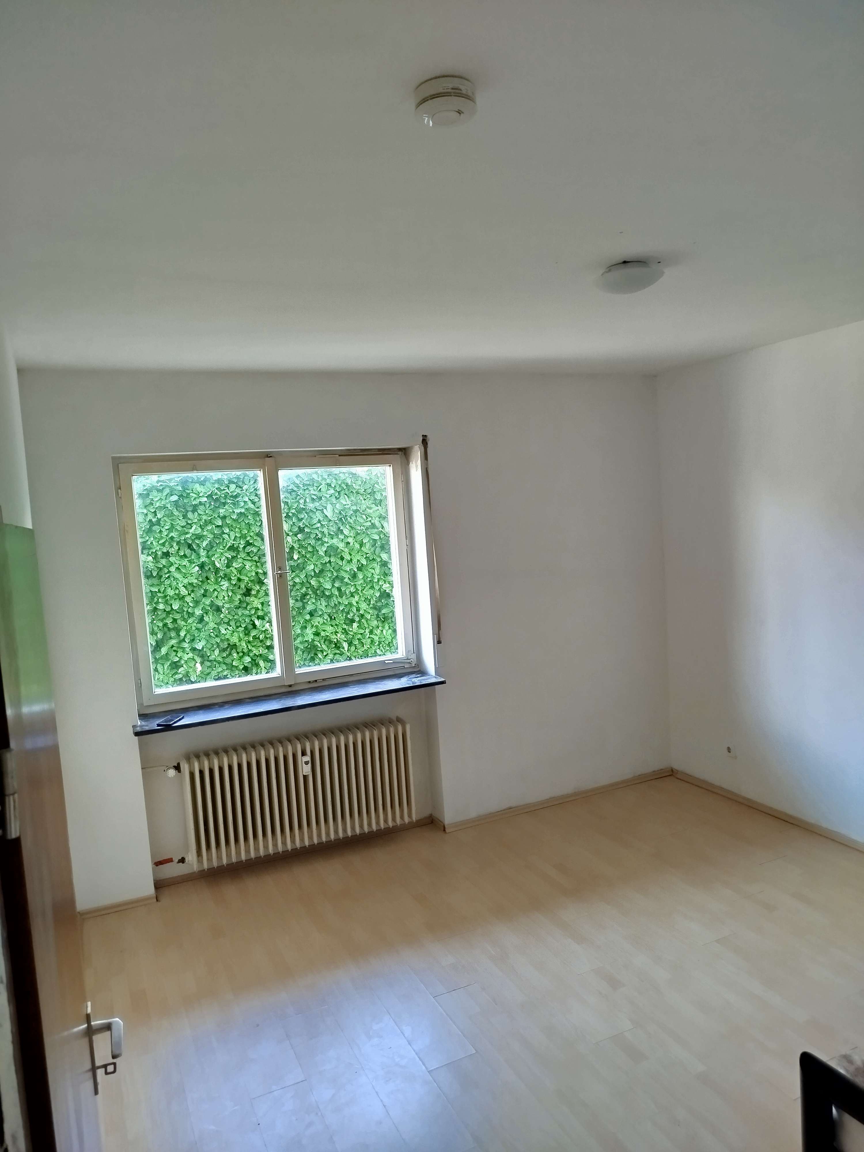 Sanierungsbedürftige 2-Zimmerwohnung in begehrter Lage in Eggenstein – gestalten Sie Ihr Traumzuhaus, Karlsruhe Kreis – Bild 3