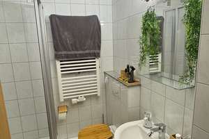 Attraktive, ruhige SINGLE-Wohnung 44 qm / - wenige Gehminuten zur Uni und Hbf – Lischkestr. 18, 42119 Elberfeld, Wuppertal – Vorschaubild 3