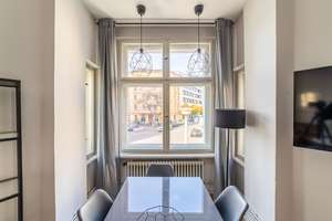 Bezugsfreie 4-Zimmer-Altbauwohnung in Top-Lage: Hohe Decken, Parkett, Stuck Balkon und vieles mehr! – Die vollständige Adresse der Immobilie erhältst du vom Anbieter., 10119 Prenzlauer Berg, Berlin – Vorschaubild 4