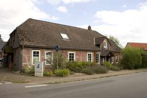 Ruhiges Einfamilienhaus mit vermieteter Wohnung, zwei Gärten und Ausbaupotenzial – Die vollständige Adresse der Immobilie erhältst du vom Anbieter., 29342 Wienhausen – Vorschaubild 3