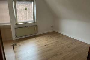 Gepflegte 2-Zimmer-Dachgeschosswohnung in Oberhausen - ab 01.11.2026 zu vermieten – Die vollständige Adresse der Immobilie erhältst du vom Anbieter., 46147 Holten, Oberhausen – Vorschaubild 1