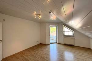 Viel Platz für Familie und Kapitalanleger: 9-Zimmer-Haus mit Garten – Die vollständige Adresse der Immobilie erhältst du vom Anbieter., 92259 Neukirchen bei Sulzbach-Rosenberg – Vorschaubild 3