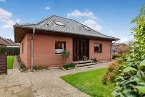 Komfortables Wohnen in Hohenwestedt mit Garage & Vollkeller – Rendsburg-Eckernförde (Kreis) – Vorschaubild 3