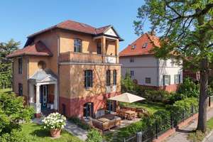 Historische Gründerzeitvilla mit separater Wohneinheit in Bestlage von Berlin-Lichterfelde-West