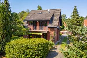 Charmantes Familienhaus mit 693 m² Gartenparadies in ruhiger, etablierter Wohnlage + 5 Stellplätze – Die vollständige Adresse der Immobilie erhältst du vom Anbieter., 14547 Beelitz – Vorschaubild 1