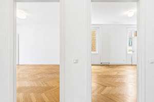 S-West: Stilvoller Altbau mit Stuck, Fischgrätparkett und sonnigem Westbalkon! – Die vollständige Adresse der Immobilie erhältst du vom Anbieter., 70176 Rosenberg, Stuttgart – Vorschaubild 24
