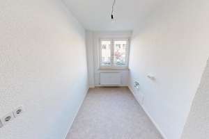 Neu saniert und mit Blick ins Grüne – Clausewitzstr. 7, 9130 Yorckgebiet, Chemnitz – Vorschaubild 3