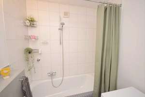 Top gepflegte, modern möblierte 3-Zimmer-Wohnung mit Balkon, Einbauküche + Fahrstuhl... – Die vollständige Adresse der Immobilie erhältst du vom Anbieter., 38444 Westhagen, Wolfsburg – Vorschaubild 11