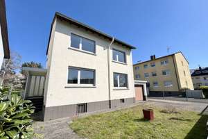 Freundliches Einfamilienhaus mit großem Garten in ruhiger Wohnlage – Die vollständige Adresse der Immobilie erhältst du vom Anbieter., 63179 Obertshausen – Vorschaubild 1