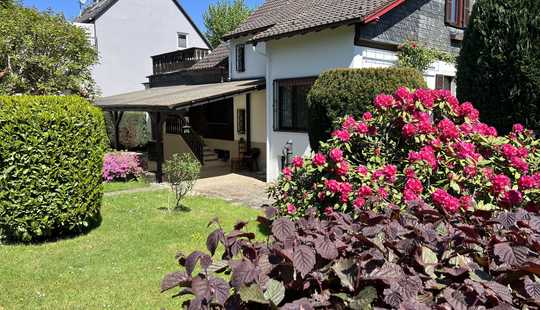 Bild von Großzügiges Ein- bis Zweifamilienhaus auf 860 qm Grundstück in Friedrichsdorf-Köppern