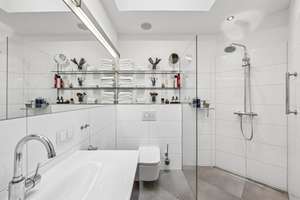 Stilvolles Wohnen an bester Adresse! Bezugsfreie 2-Zimmer-Dachgeschosswohnung am Kurfürstendamm – Die vollständige Adresse der Immobilie erhältst du vom Anbieter., 10711 Halensee, Berlin – Vorschaubild 7