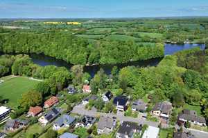 Großzügiges Haus am Stadtrand- naturnah und verkehrsgünstig – Plön (Kreis) – Vorschaubild 1