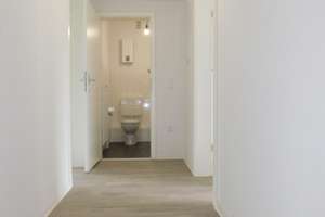 Attraktive kleine 2-Zimmer-Wohnung im 2. OG mit Balkon in Rheinnähe – renoviert und bezugsfertig! – Henschelstr. 4, 47229 Friemersheim, Duisburg – Vorschaubild 4