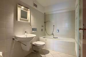 Großzügige 2-Zimmer-Wohnung mit 2 TG-Stellplätzen, Balkon, Aufzug, uvm. // Muhliusstraße, Kiel – Muhliusstr. 66, 24103 Damperhof, Kiel – Vorschaubild 20
