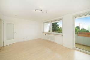 Wohnen direkt am Ostpark: Helle, renovierte 3-Zimmer-Wohnung mit zwei Südbalkonen und Weitblick. – Die vollständige Adresse der Immobilie erhältst du vom Anbieter., 81735 Neuperlach, München – Vorschaubild 2