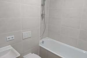 Luxuriöse 2-Zimmer Wohnung in bester, ruhiger Lage Münchens mit Einbauküche – Fritz-Bauer-Str. 41, 81249 Aubing-Süd, München – Vorschaubild 9