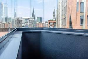 Über den Dächern der HafenCity: Skyline-Views vom 10. Obergeschoss (Endetage) im Eleven Decks – Überseeallee 2a, 20457 HafenCity, Hamburg – Vorschaubild 4